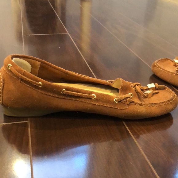 Comfortable Michael Kors Brown Moccasins Flats in Leather Suede size 7.5 MK Gold - Picture 7 of 11